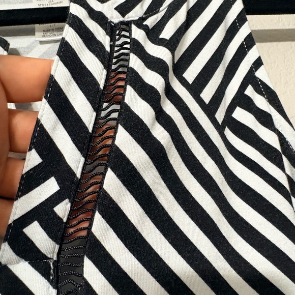 Tommy Bahama Chic Black White Geometric Striped Sleeveless Stretchy Mini Dress - Picture 5 of 12